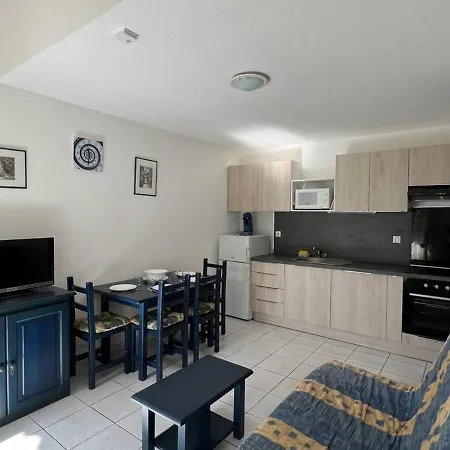 T3 En Bord De Avec Piscine, 6 Personnes - - Fr-1-81-494 Villa *