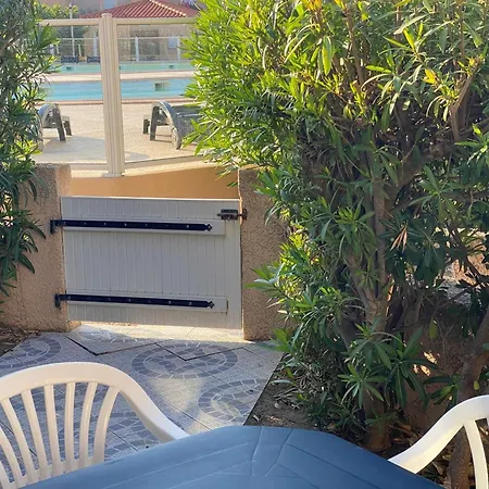 Villa T3 En Bord De Avec Piscine, 6 Personnes - - Fr-1-81-494